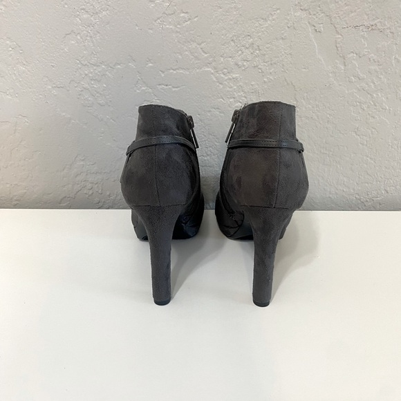 IMPO gray ankle boot heel - Picture 3 of 3